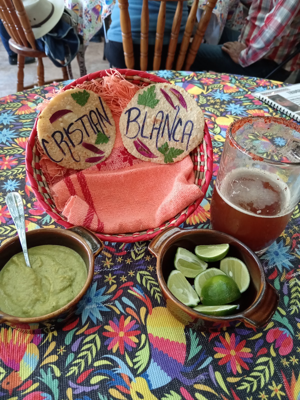 Platillo de trucha fresca servido en La Trucha Grilla